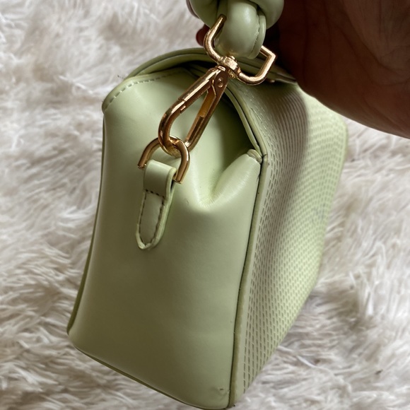 Lime green cute hand bag - Picture 8 of 9